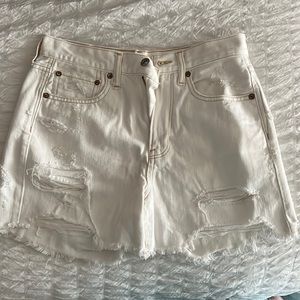 American Eagle Festival Shorts in white